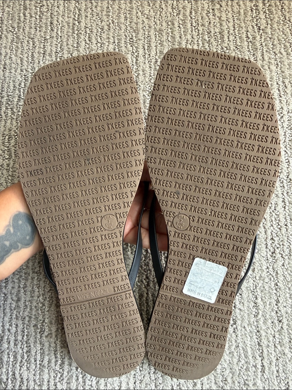 Tkees flip flops - Picture 2 of 3